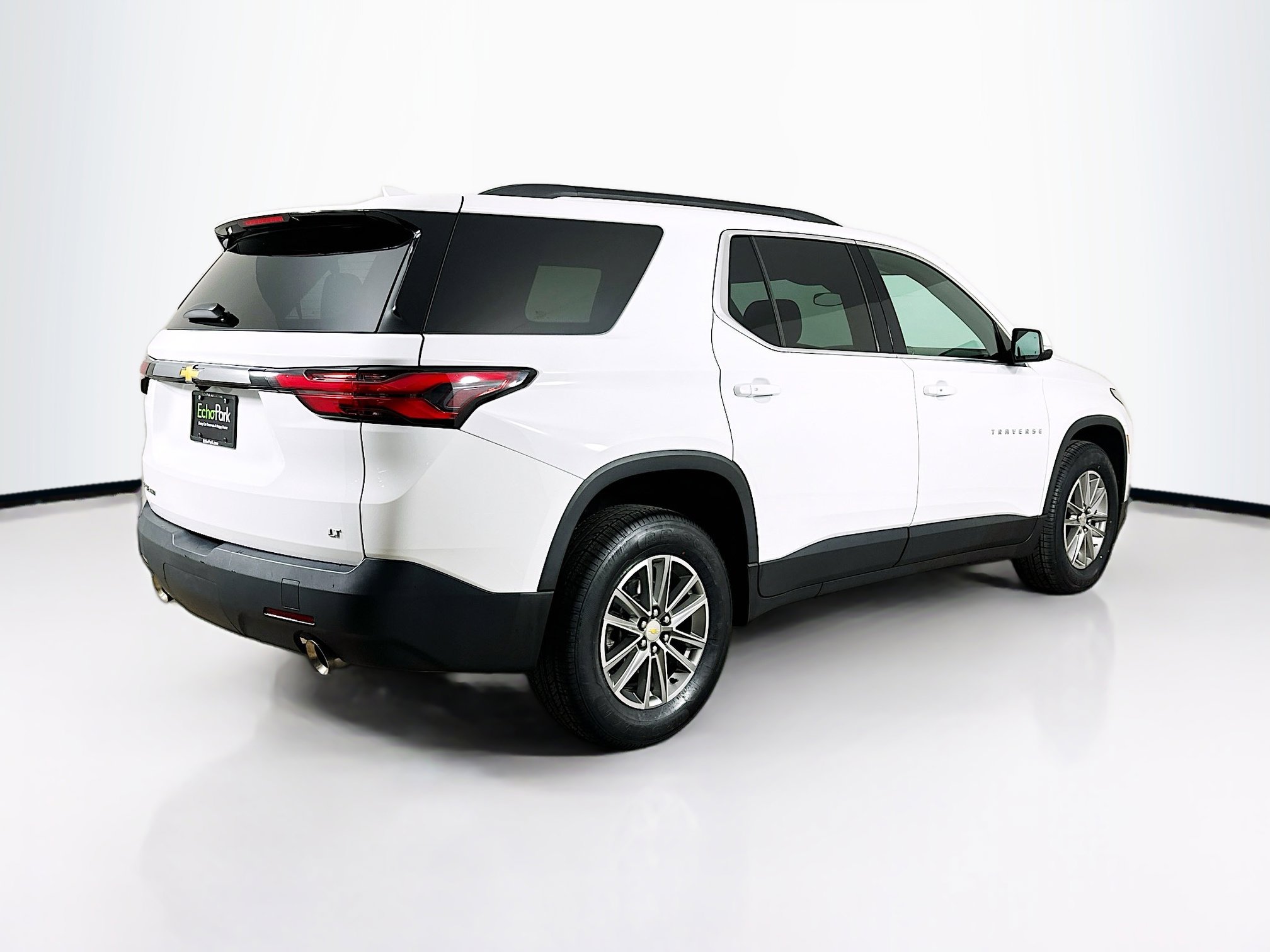 Used 2023 Chevrolet Traverse LT image 9