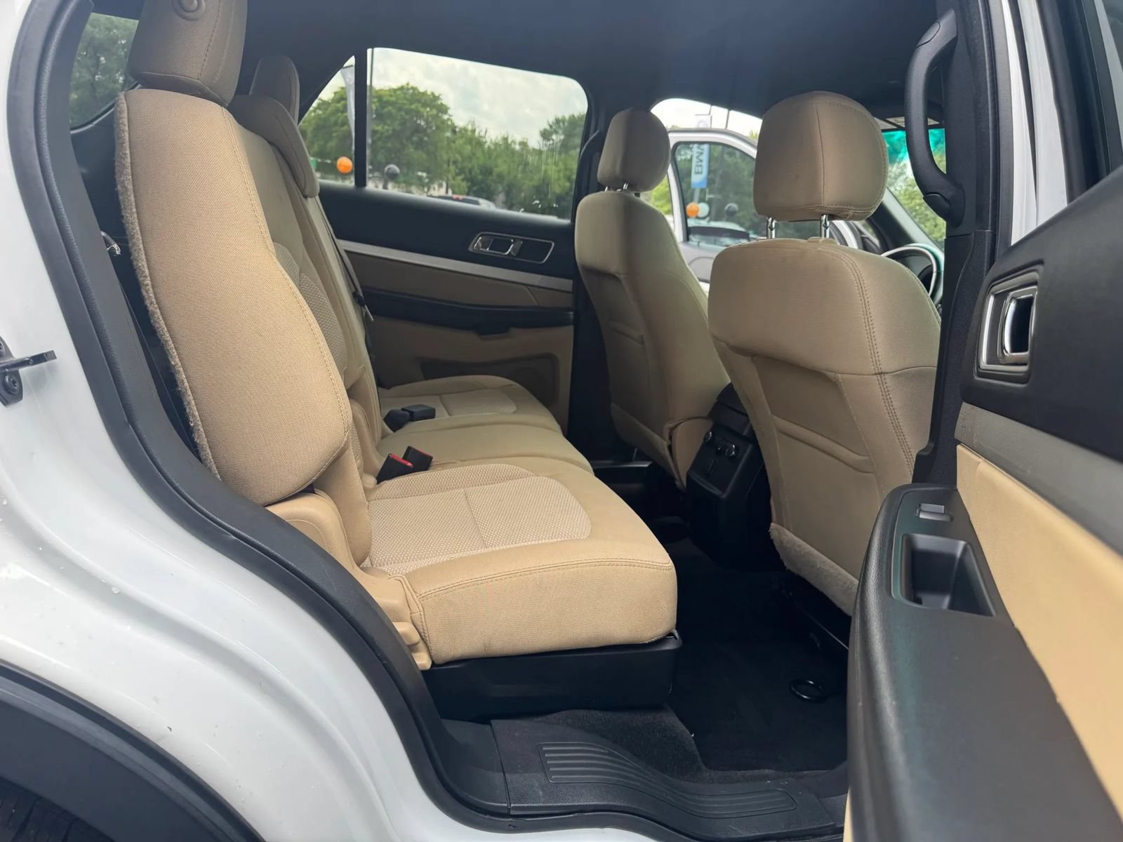 Used 2016 Ford Explorer XLT FWD image 11