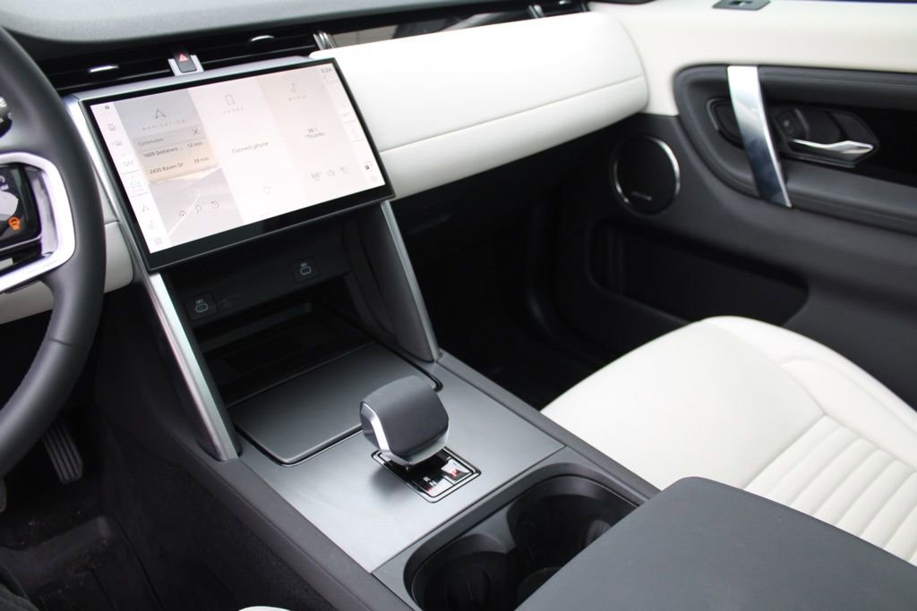 Certified 2025 Land Rover Discovery Sport S image 20