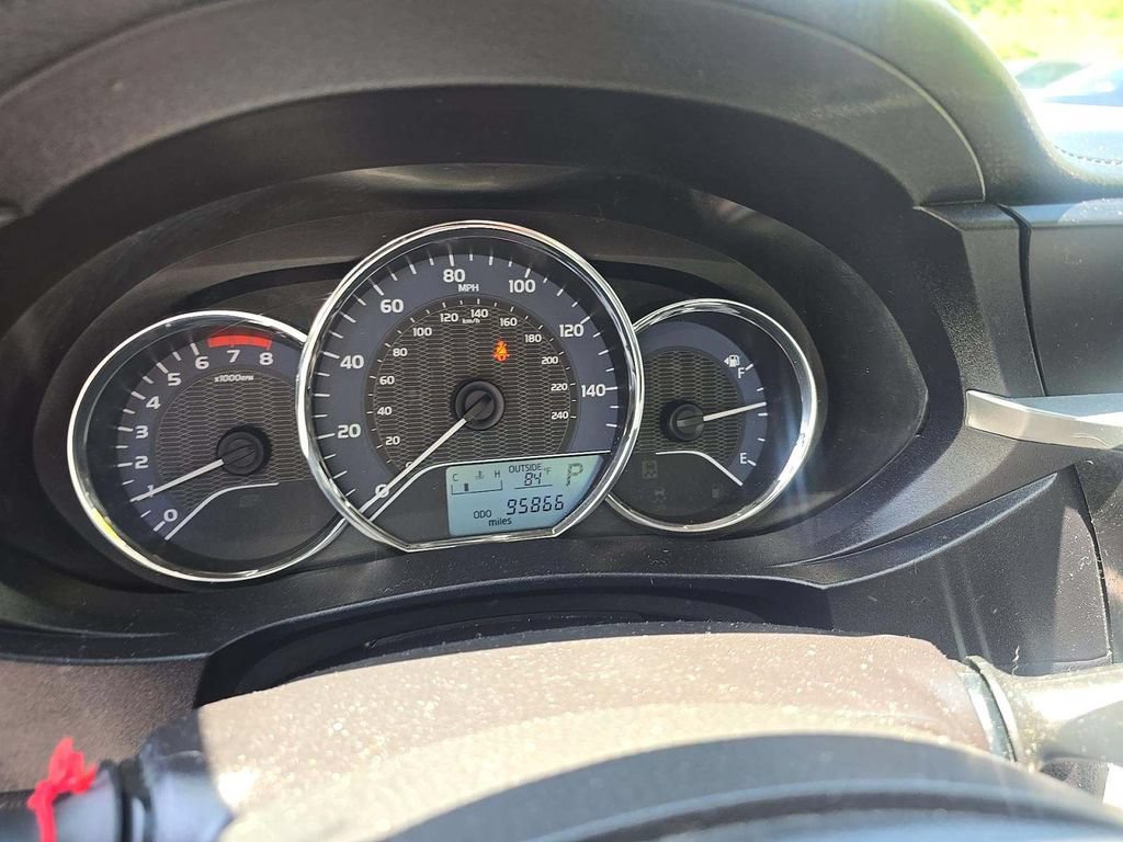Used 2016 Toyota Corolla LE FWD image 7