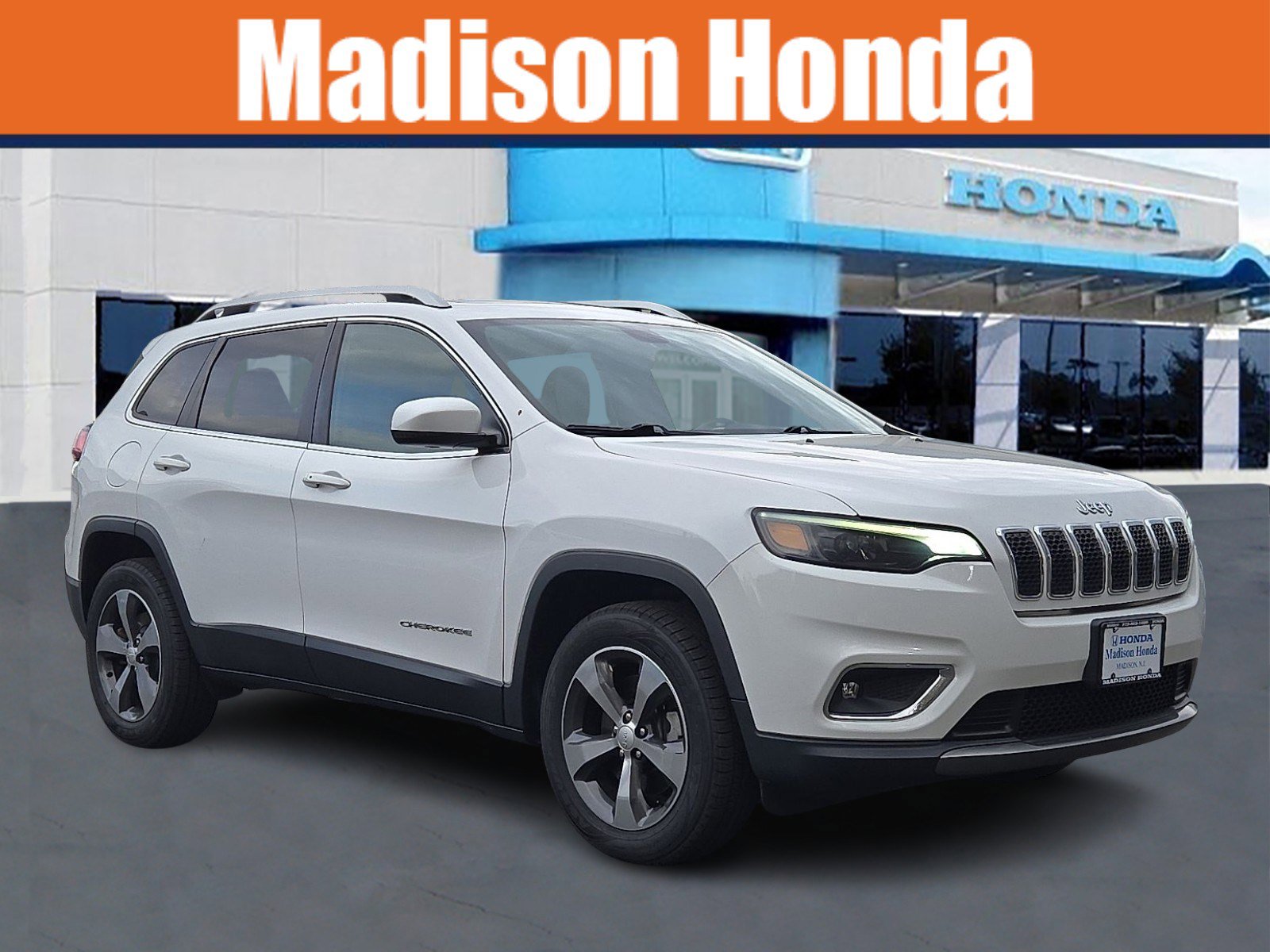 Used 2019 Jeep Cherokee Limited image 1