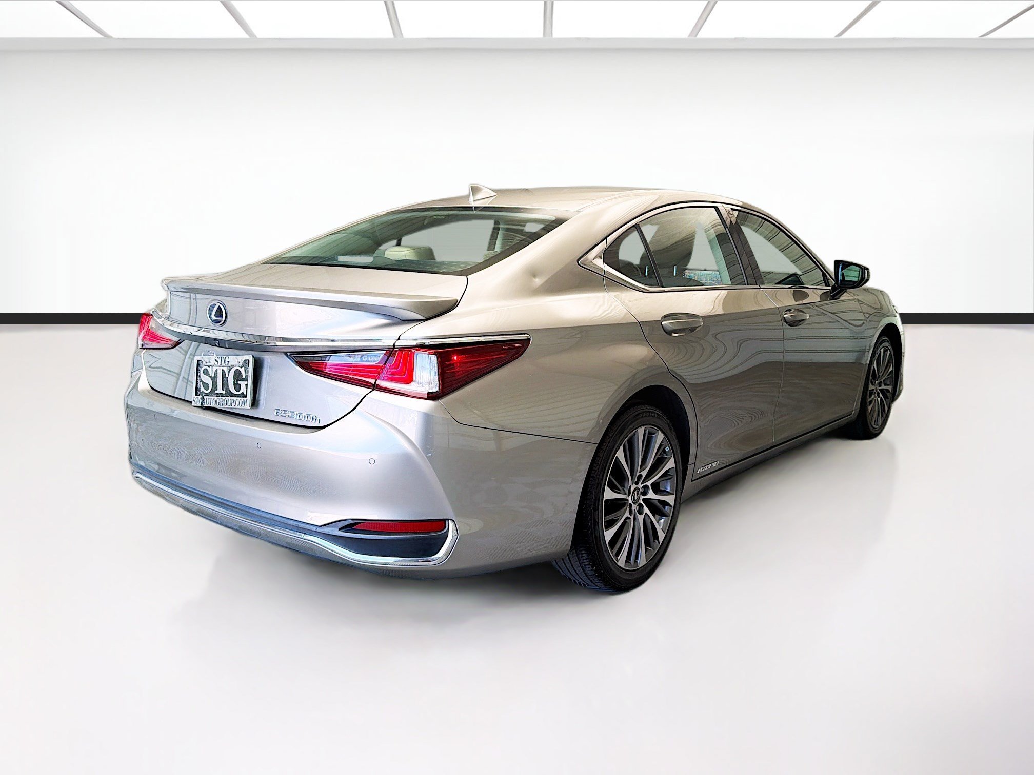 Used 2020 Lexus ES 300h w/ Premium Package FWD image 4