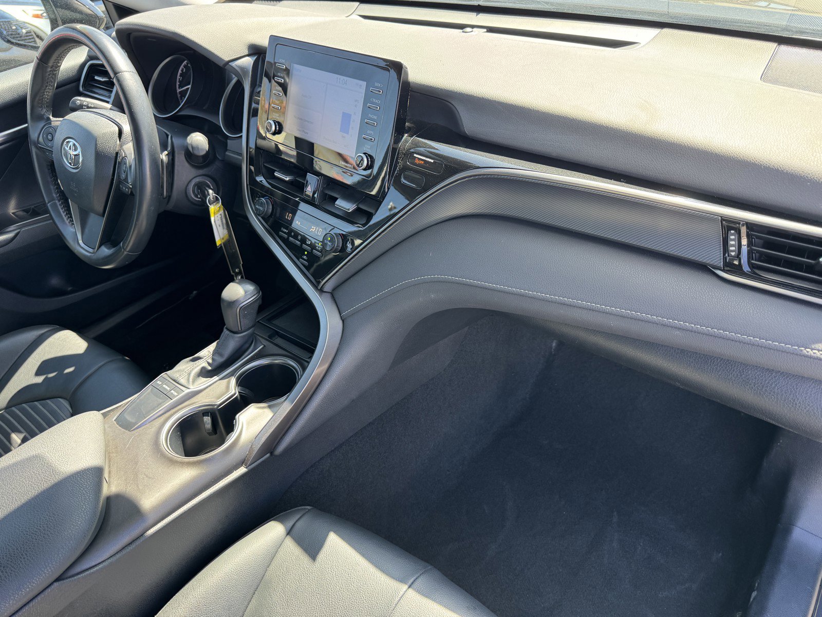 Used 2024 Toyota Camry SE FWD image 7