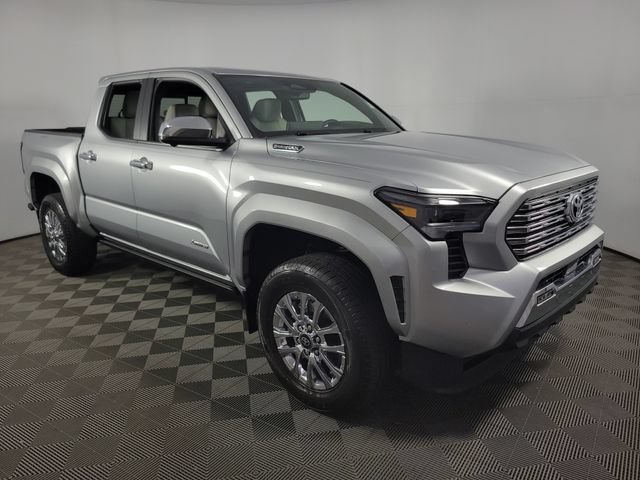Used 2025 Toyota Tacoma Limited AWD/4WD image 1