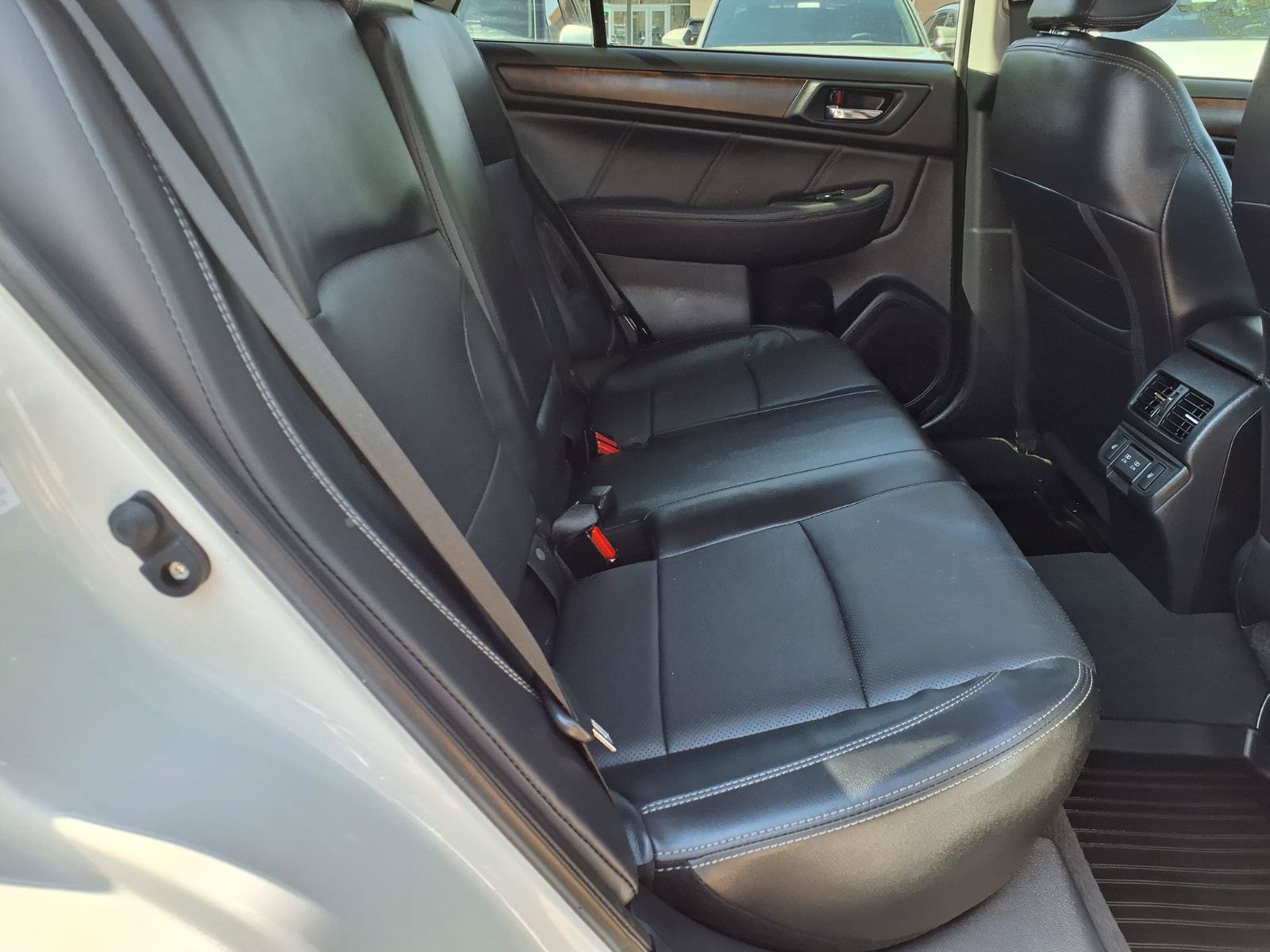 Used 2019 Subaru Outback 3.6R Limited AWD/4WD image 14