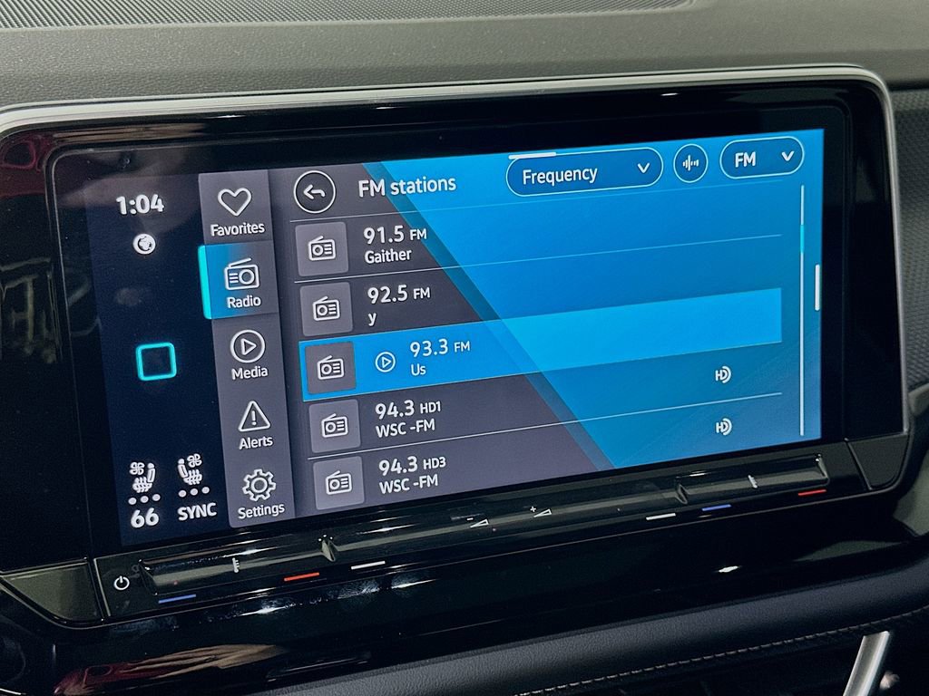 Used 2024 Volkswagen Atlas Cross Sport SEL R-Line image 29