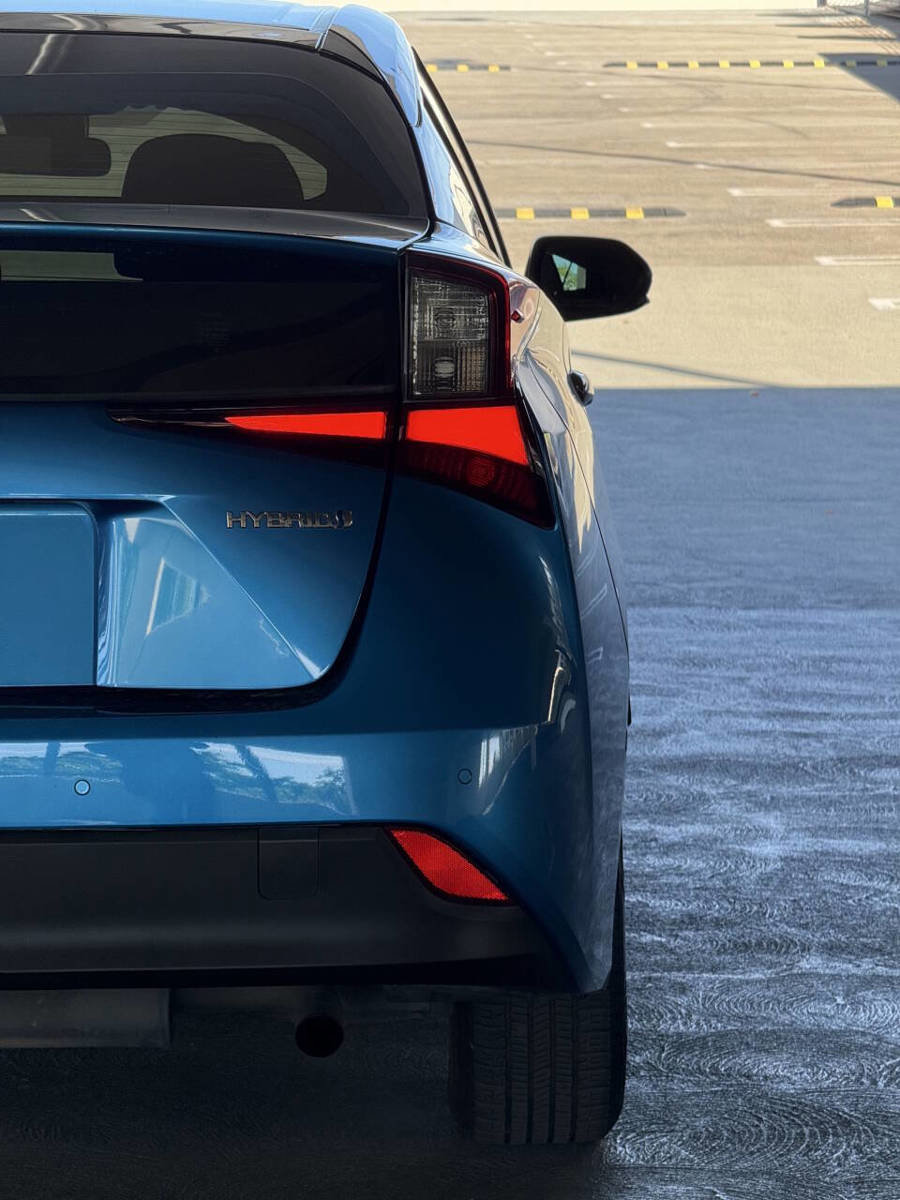 Used 2021 Toyota Prius LE AWD/4WD image 15