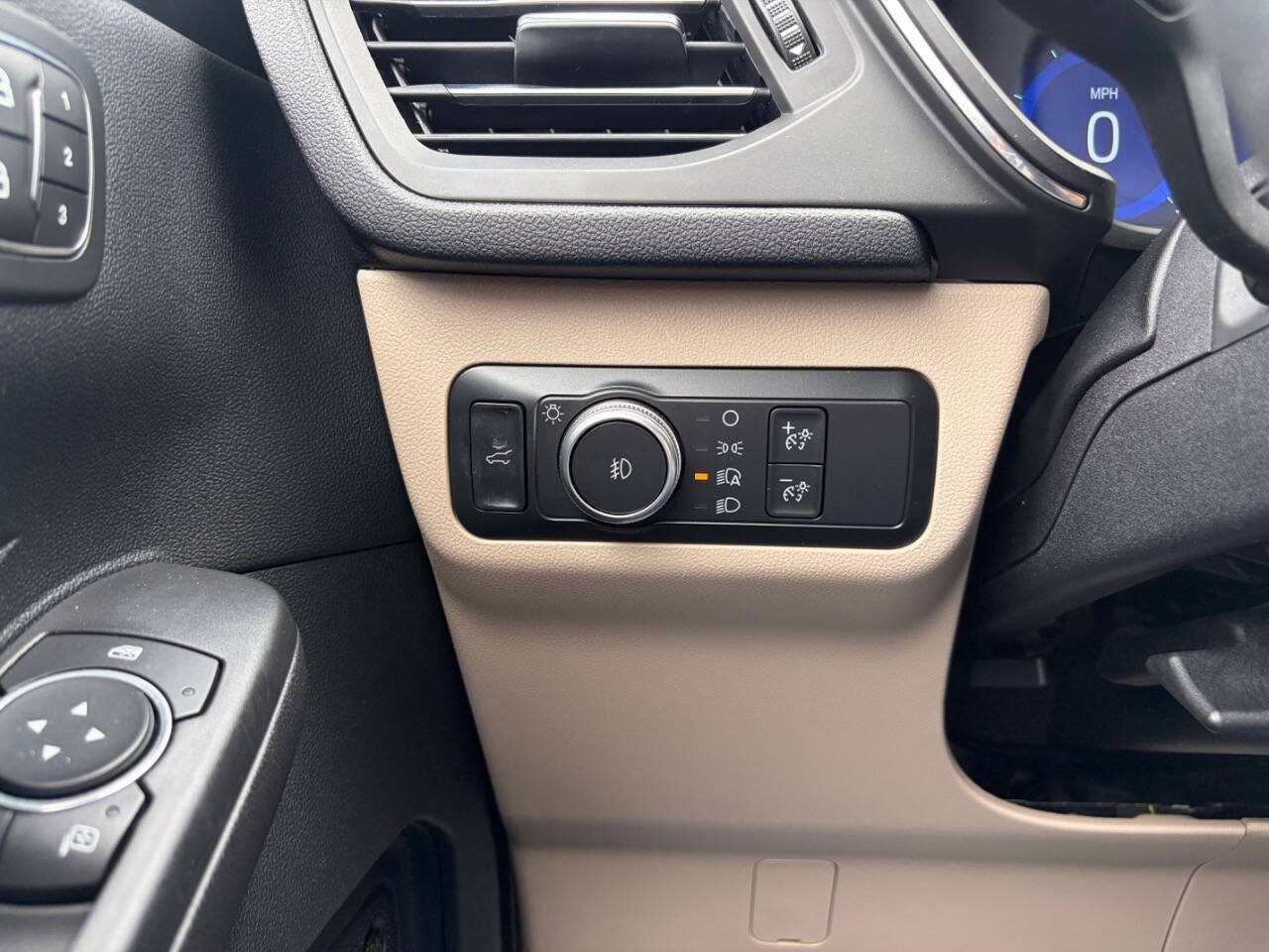 Used 2020 Ford Escape Titanium AWD/4WD image 16