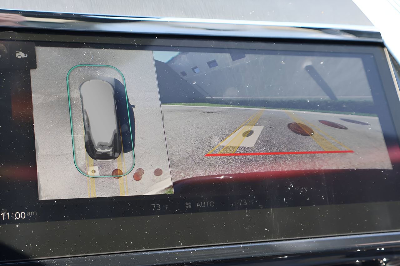 Used 2025 Aston Martin DBX 707 image 17