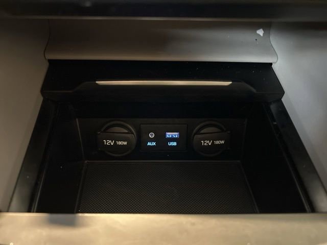 Used 2017 Hyundai Elantra SE image 21