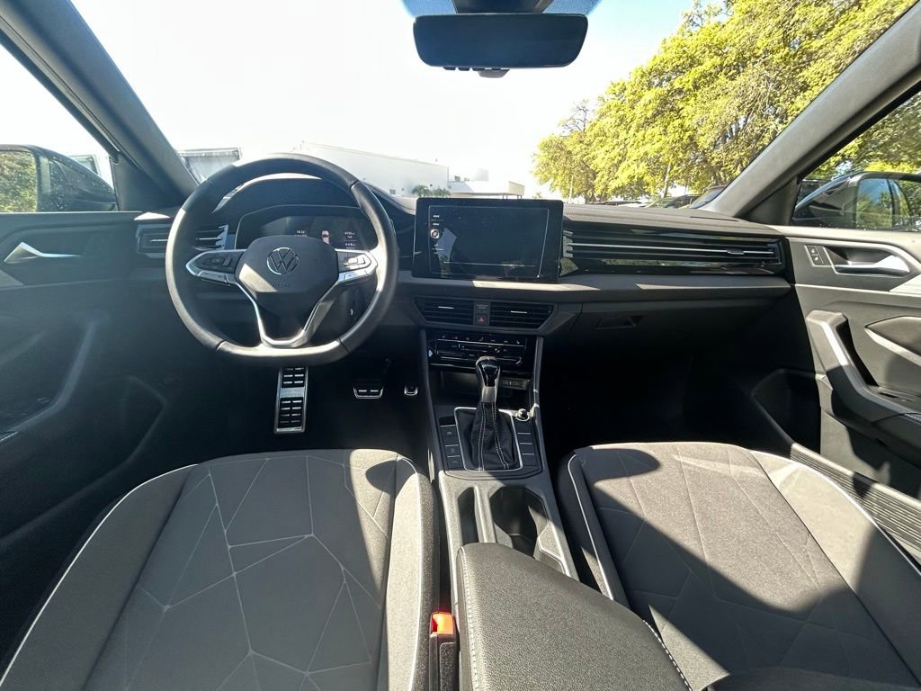 Used 2025 Volkswagen Jetta Sport image 10