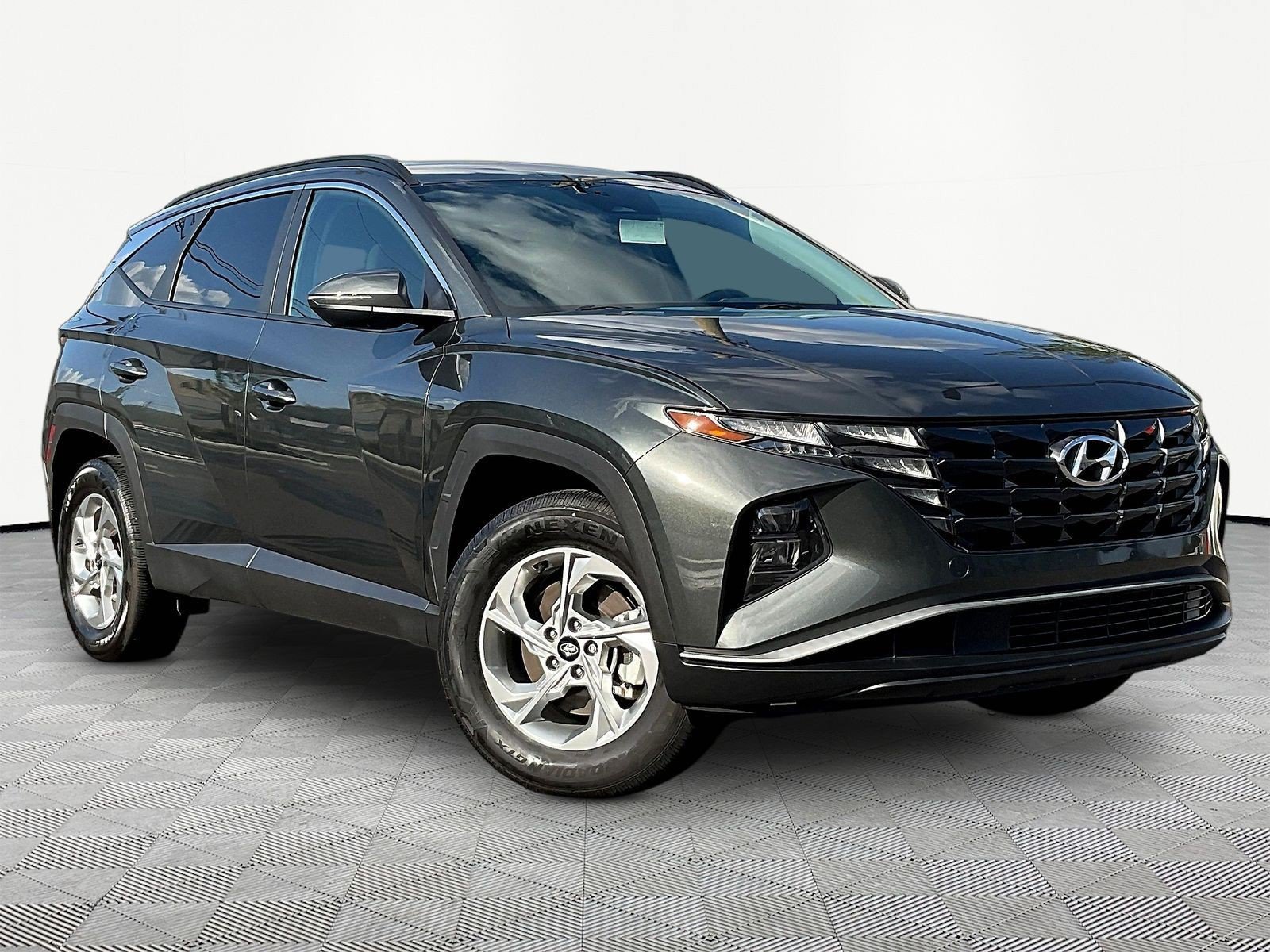 Certified 2023 Hyundai Tucson SEL AWD/4WD image 3