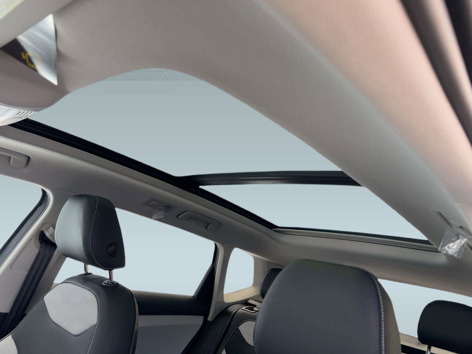 New 2026 Volkswagen Taos SEL AWD/4WD image 16