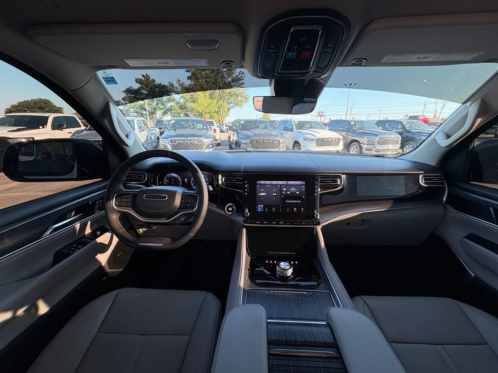 Used 2023 Jeep Wagoneer Series II w/ Flexible Seating Group AWD/4WD image 25