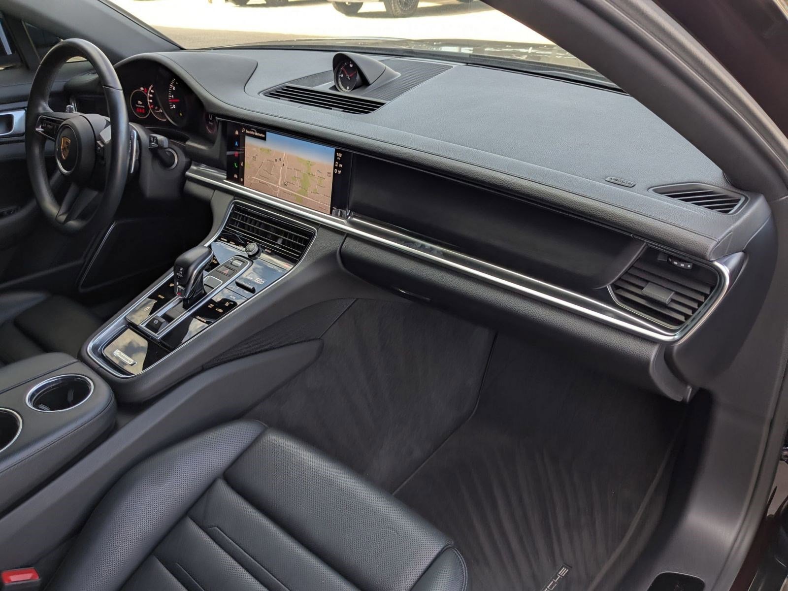 Certified 2022 Porsche Panamera Platinum Edition image 26