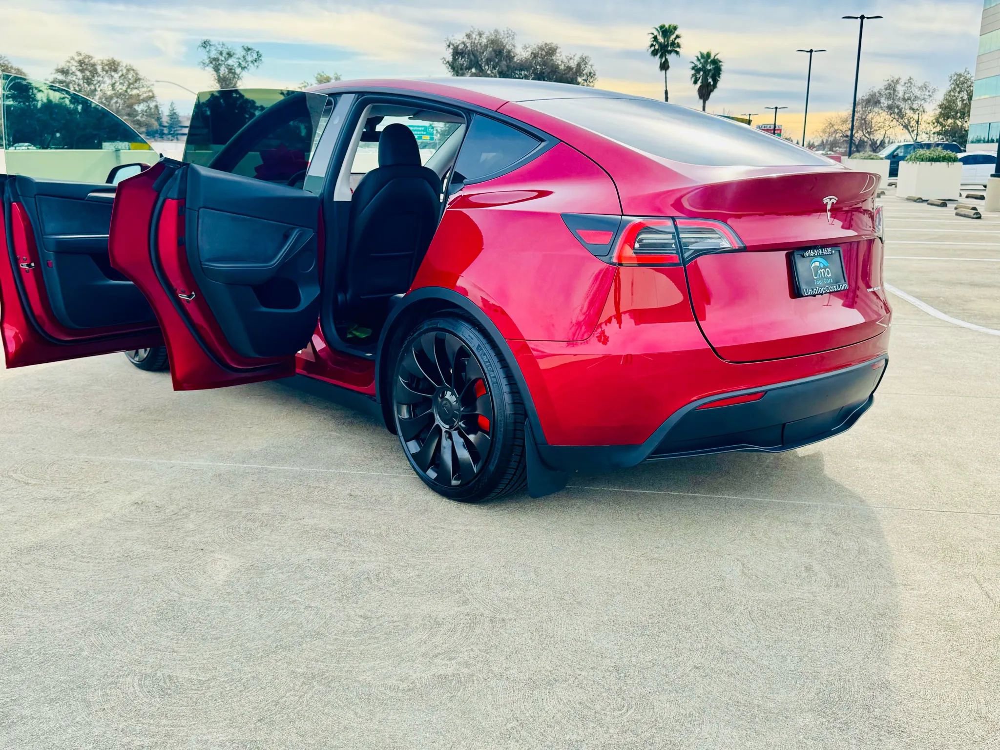 Used 2024 Tesla Model Y Performance image 44