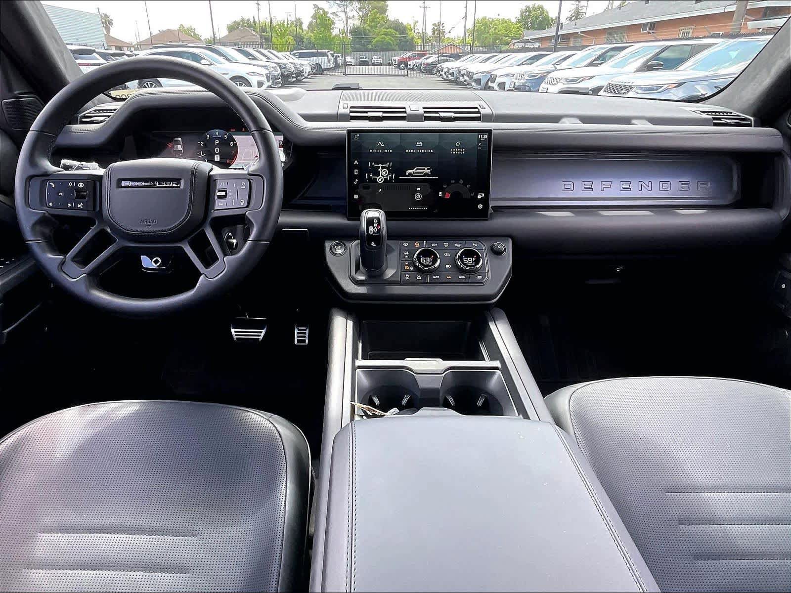 Used 2025 Land Rover Defender 110 AWD/4WD image 17