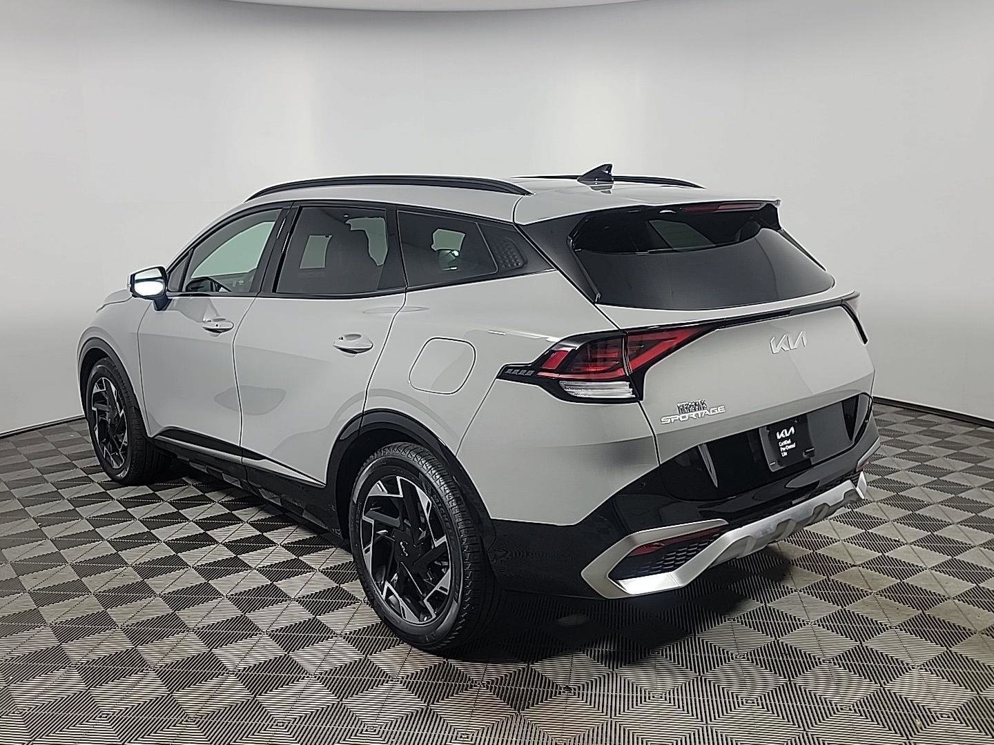 Used 2025 Kia Sportage SX image 10