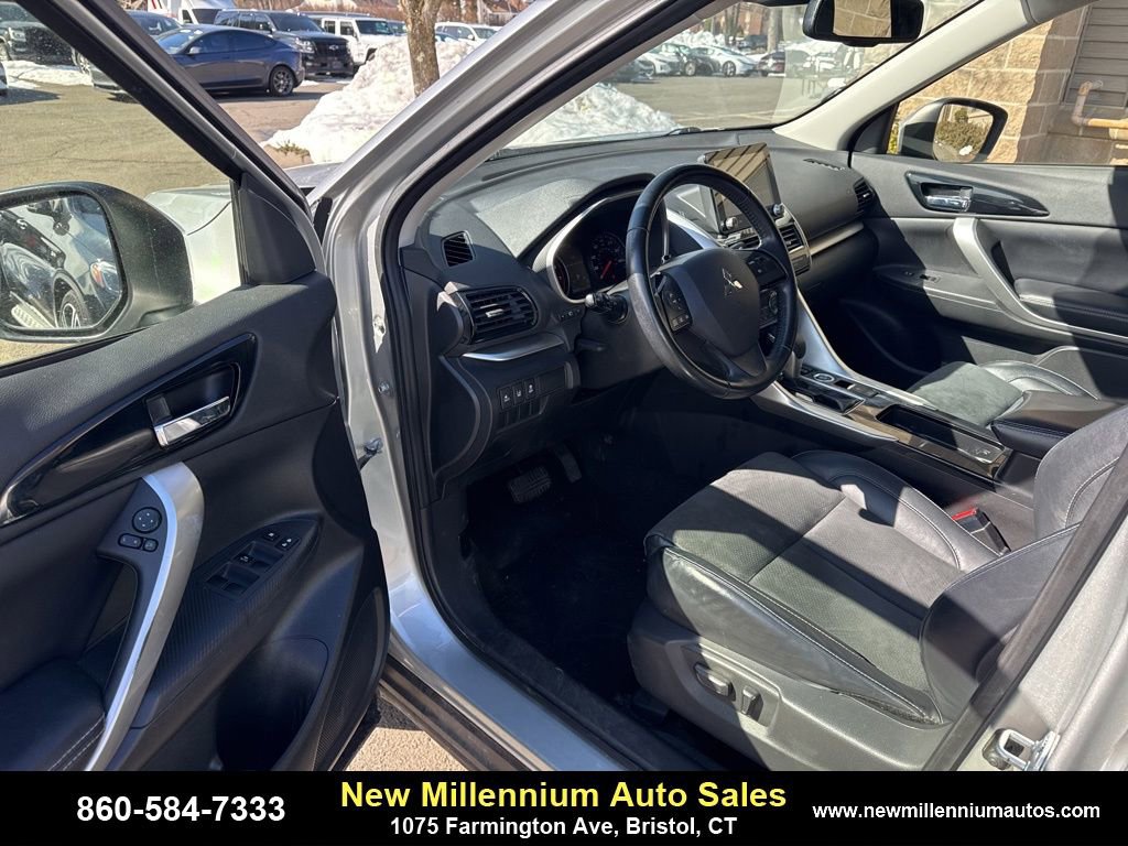 Used 2022 Mitsubishi Eclipse Cross SE image 12