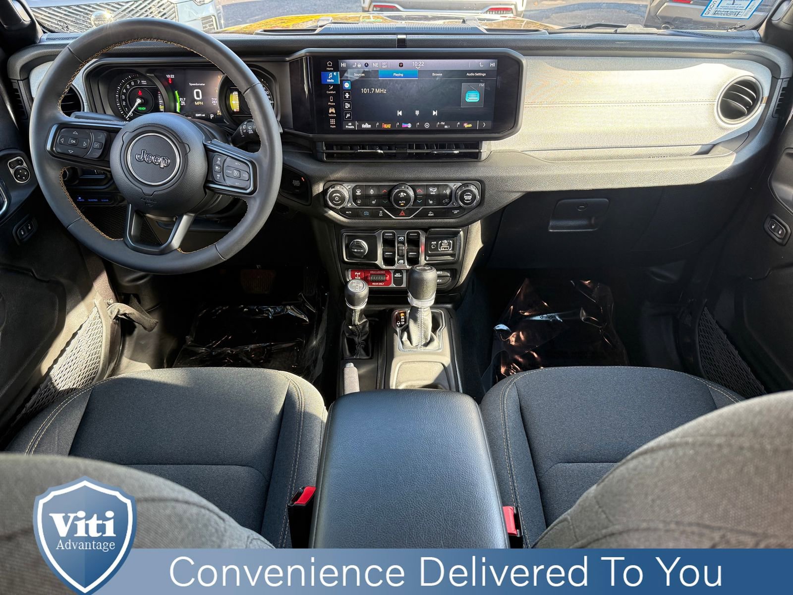 Used 2024 Jeep Wrangler Unlimited image 2