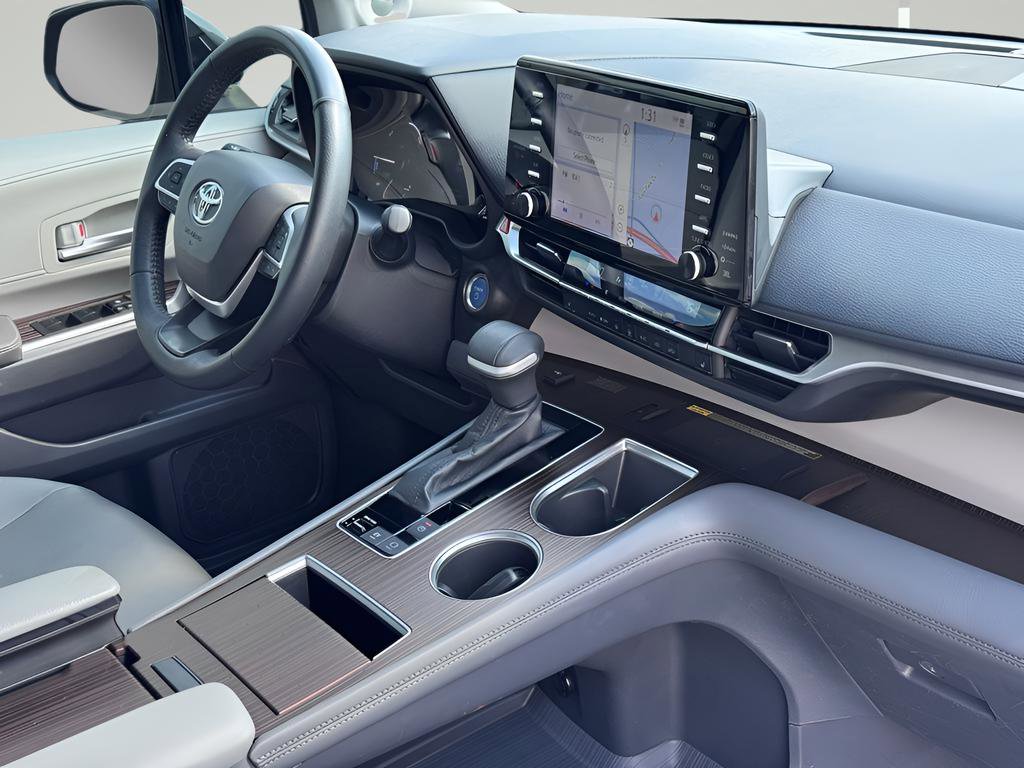 Used 2022 Toyota Sienna XLE w/ XLE Plus Package image 6