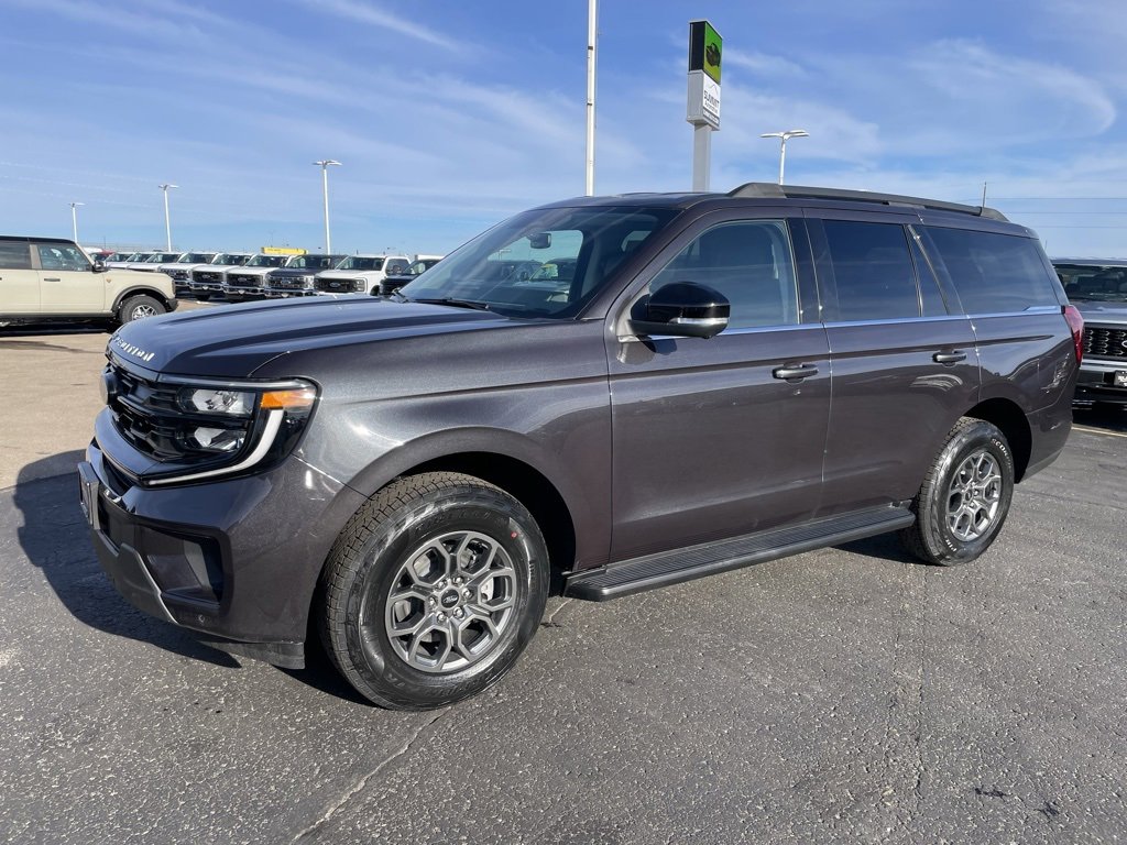 New 2026 Ford Expedition Active image 6