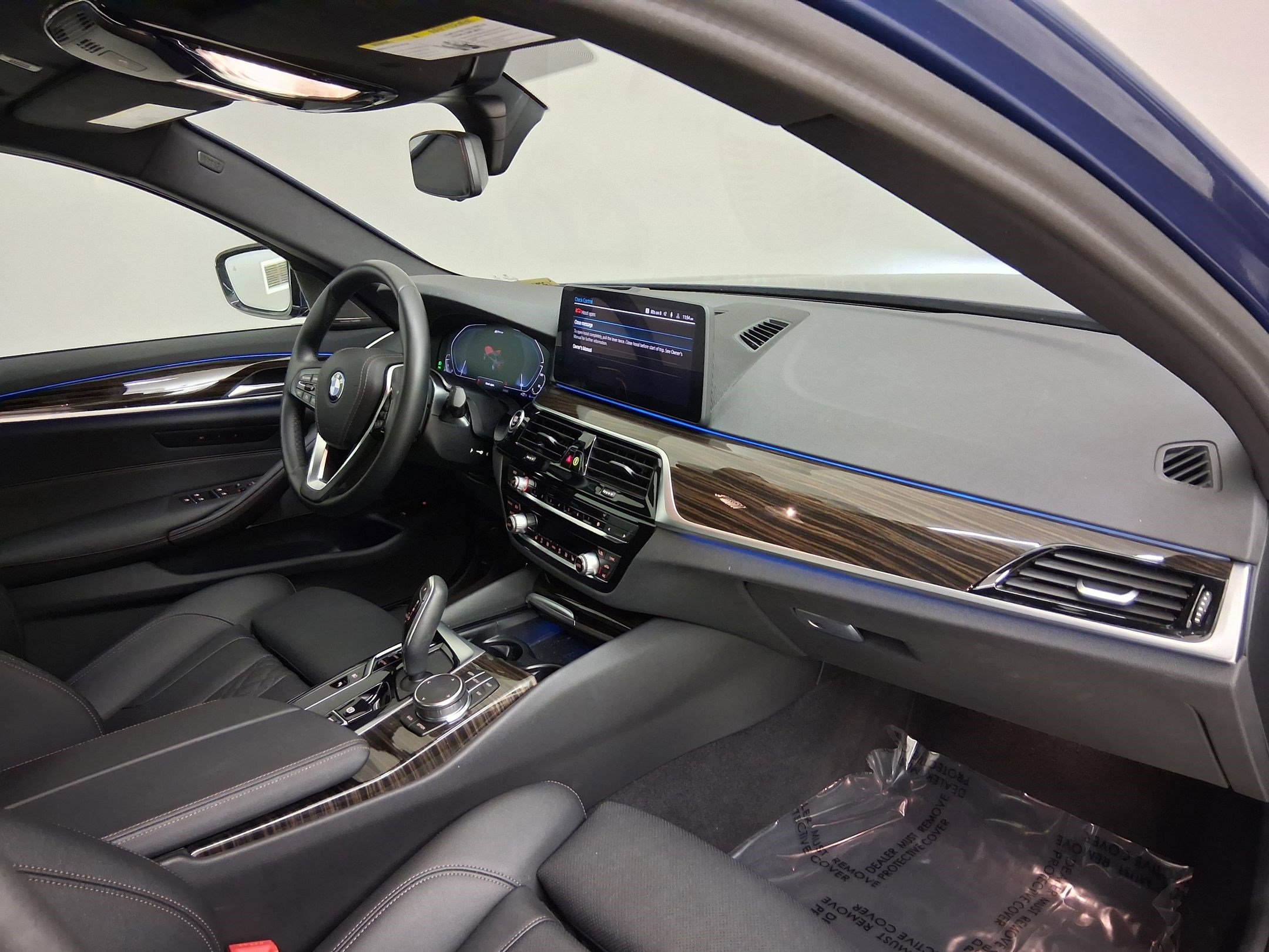 Used 2023 BMW 530e w/ Premium Package RWD image 37