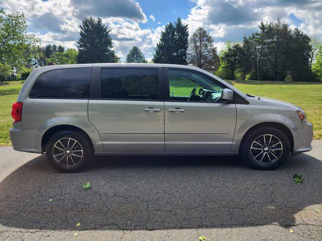 Used 2015 Dodge Grand Caravan SXT FWD image 5