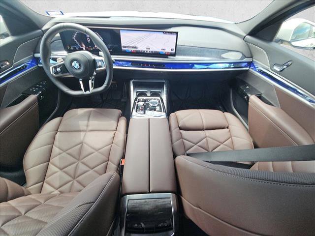 Used 2025 BMW 740i xDrive AWD/4WD image 17