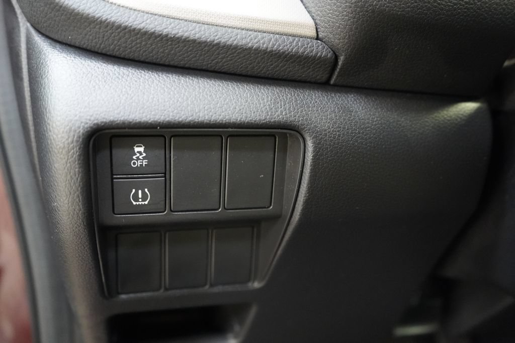 Used 2018 Honda CR-V LX image 29