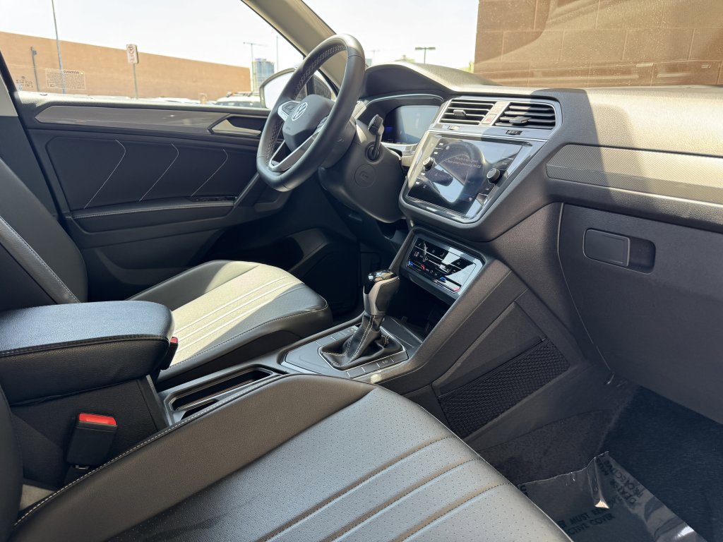 Used 2023 Volkswagen Tiguan SE image 39