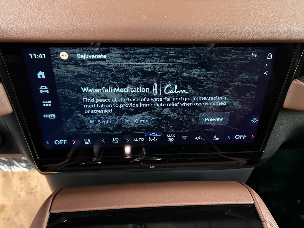 New 2026 Lincoln Navigator L Reserve image 9