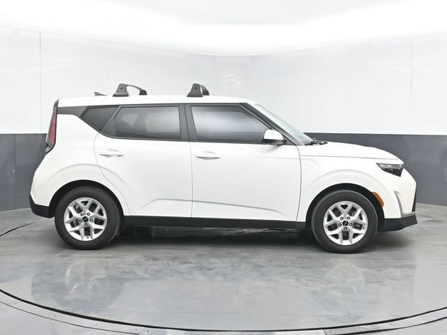 Used 2024 Kia Soul LX w/ Option Group 015 FWD image 11