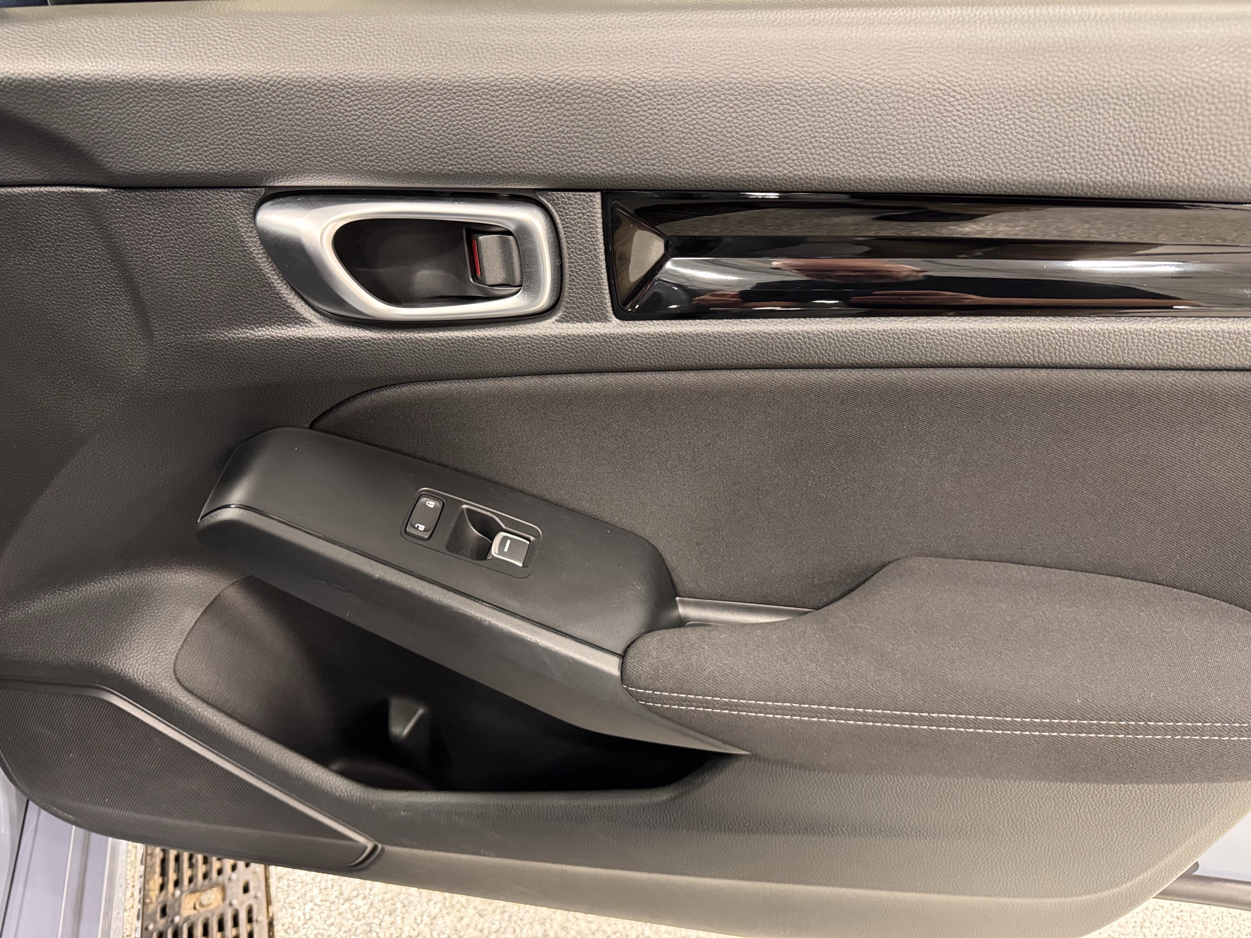 Used 2024 Honda Civic EX image 27