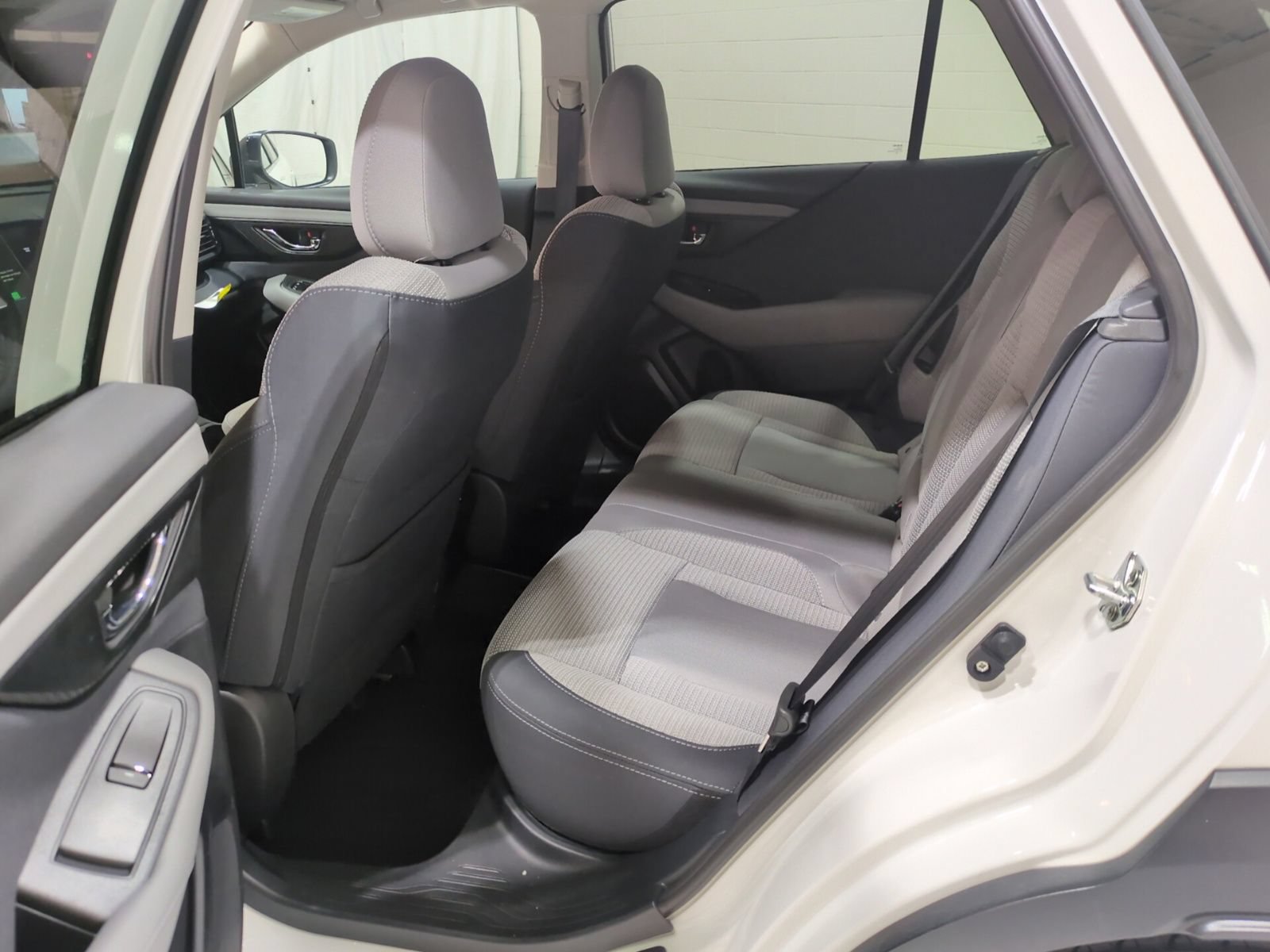 Certified 2025 Subaru Outback Premium AWD/4WD image 14