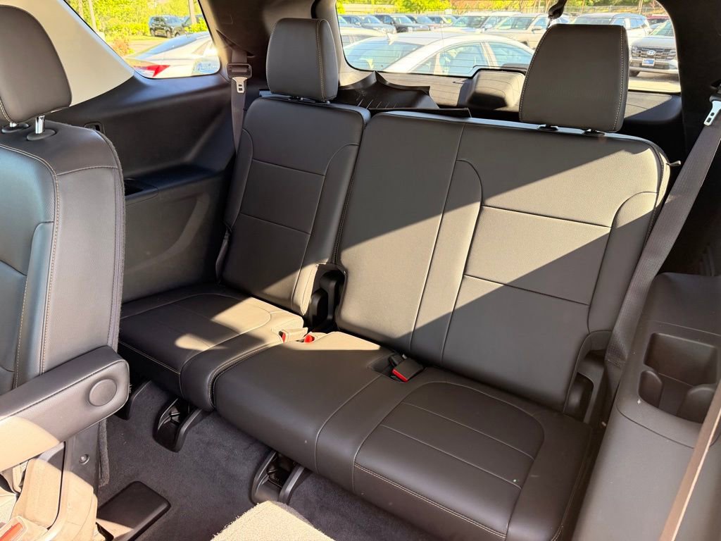 Used 2021 Chevrolet Traverse Premier w/ LPO, Floor Liner Package AWD/4WD image 34