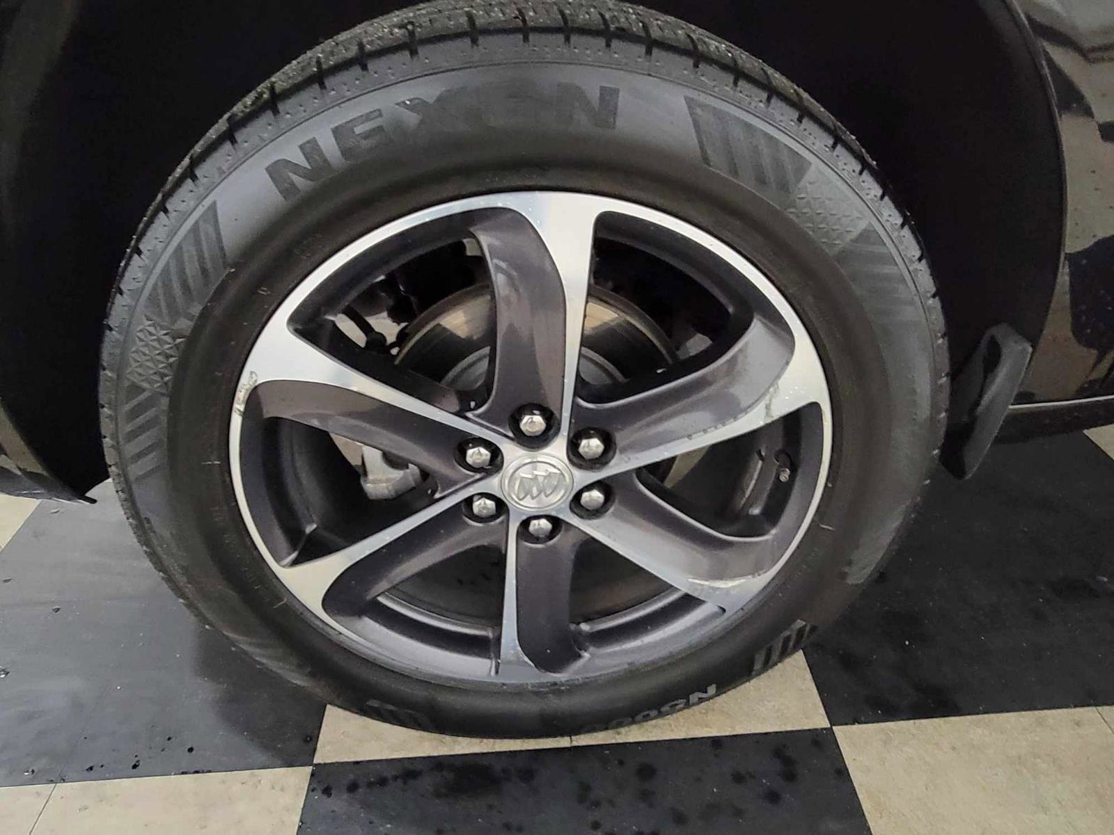 Used 2020 Buick Enclave Essence w/ Sport Touring Edition image 45