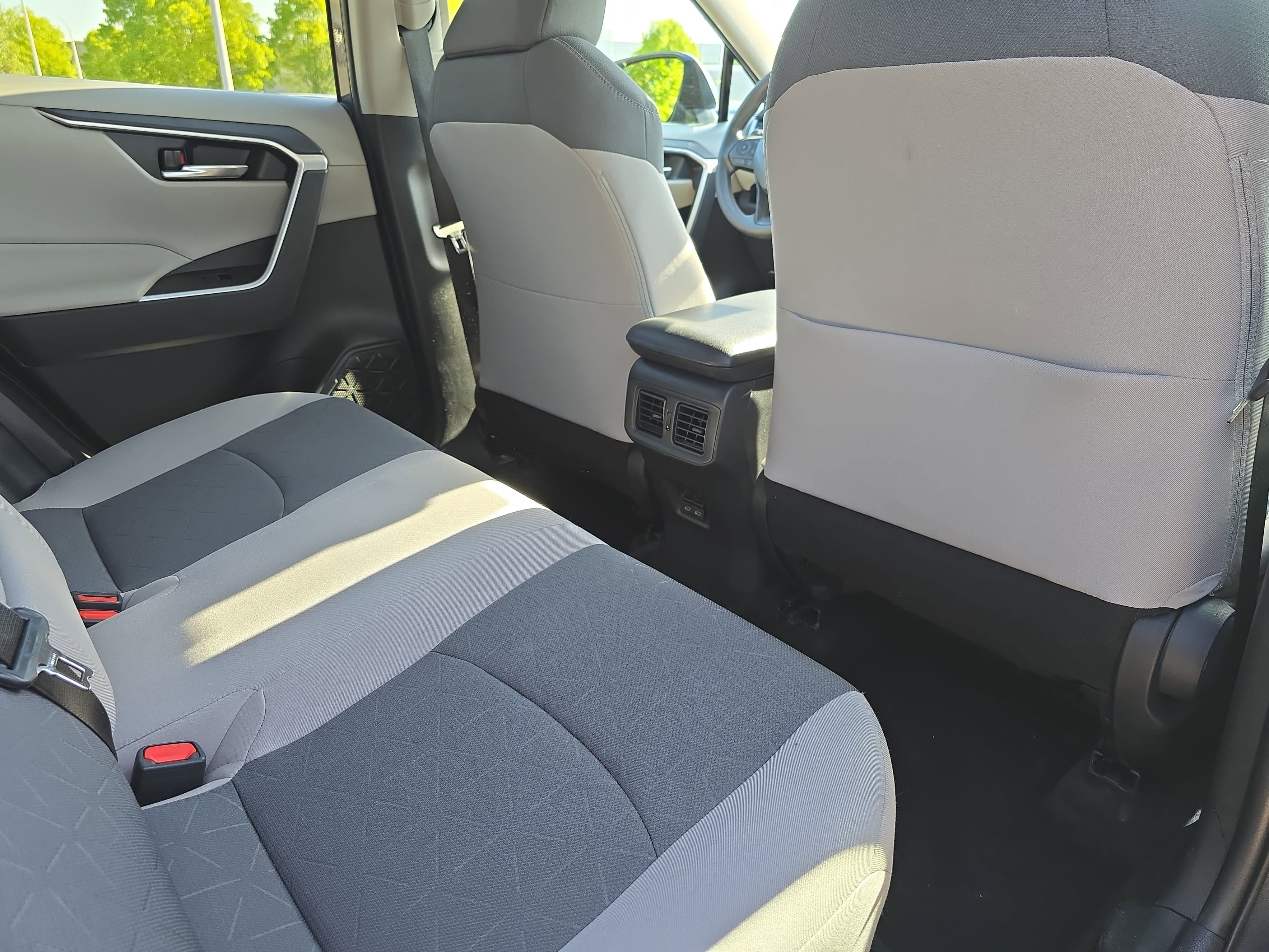 Used 2023 Toyota RAV4 XLE w/ Convenience Package FWD image 11