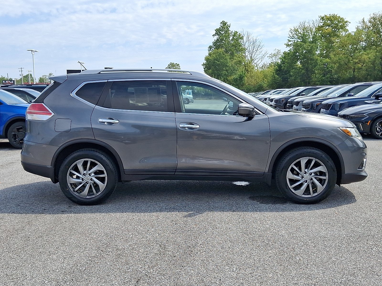 Used 2014 Nissan Rogue SL w/ SL Premium Package AWD/4WD image 4