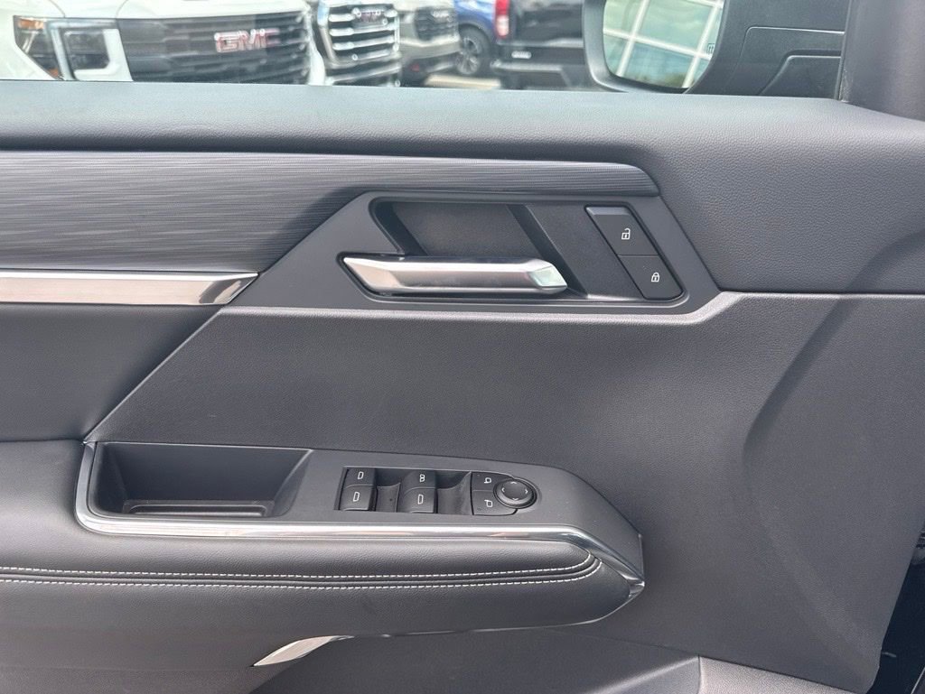 Used 2025 GMC Acadia Elevation FWD image 10