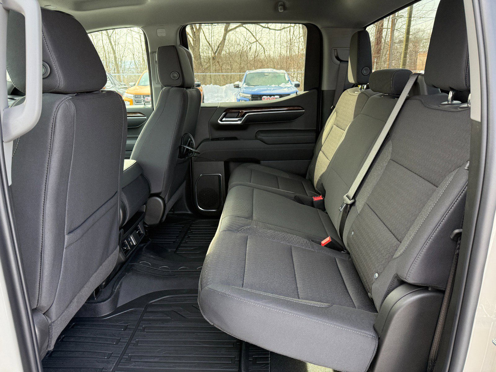 New 2026 GMC Sierra 1500 SLE w/ Max Trailering Package image 16