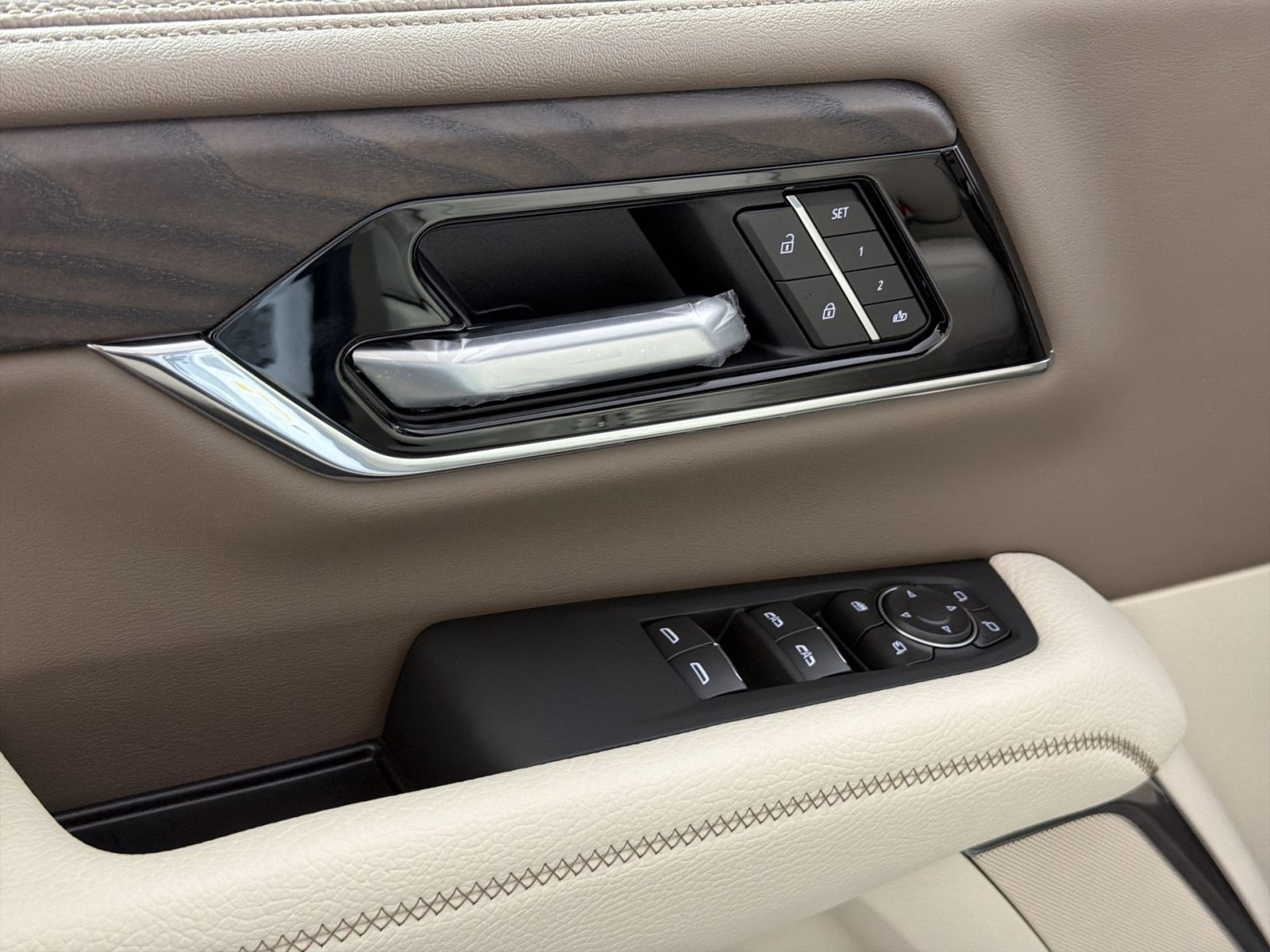 New 2026 GMC Yukon Denali w/ Sun & Power Step Package AWD/4WD image 15