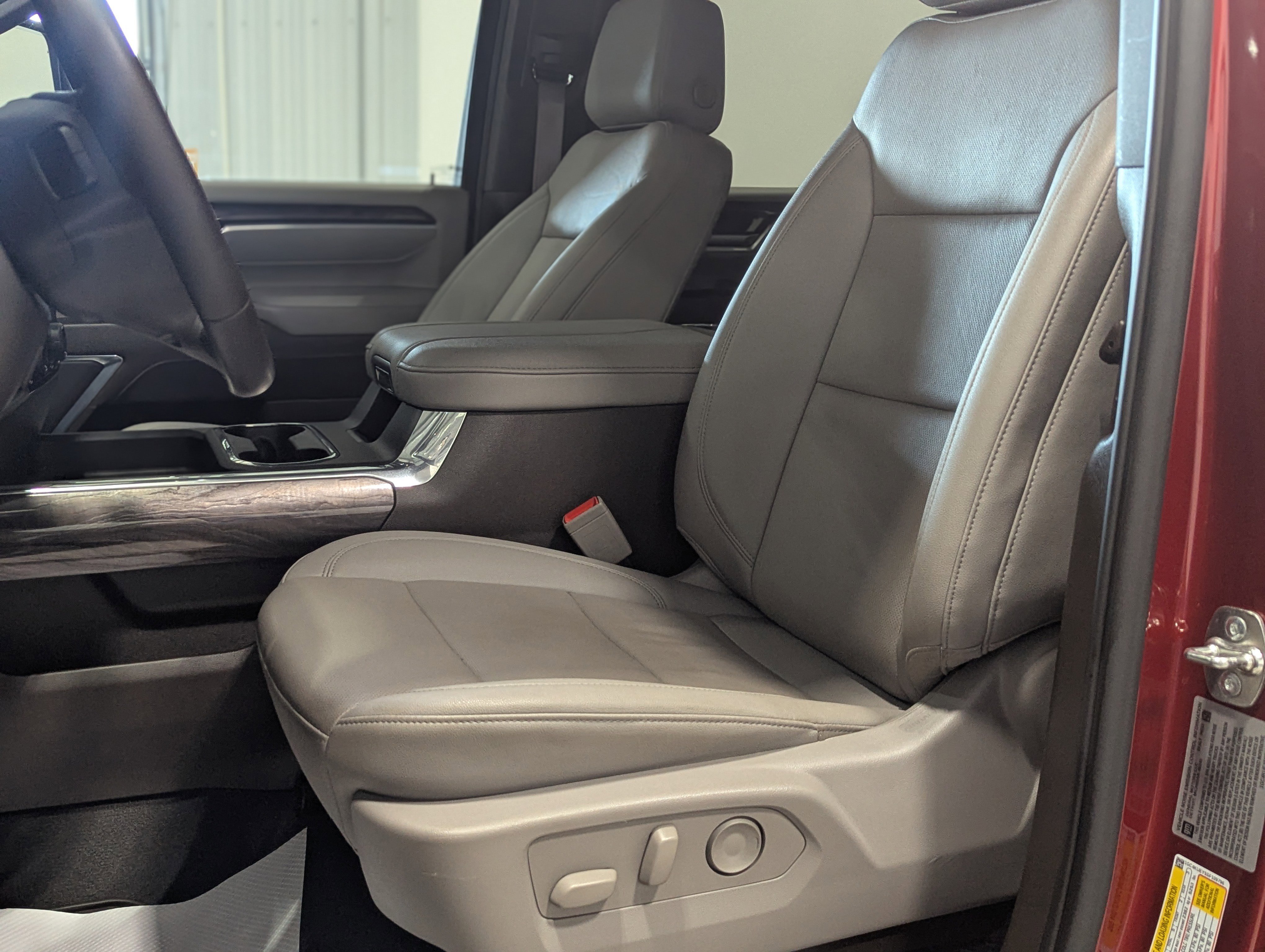 Used 2025 Chevrolet Silverado 3500 LTZ w/ LTZ Plus Package image 12