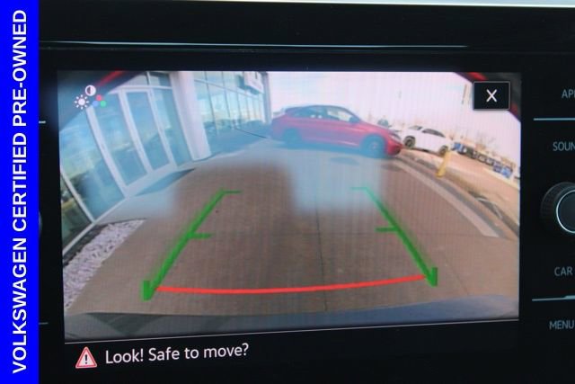 Used 2025 Volkswagen Jetta SE w/ Sunroof Package image 35