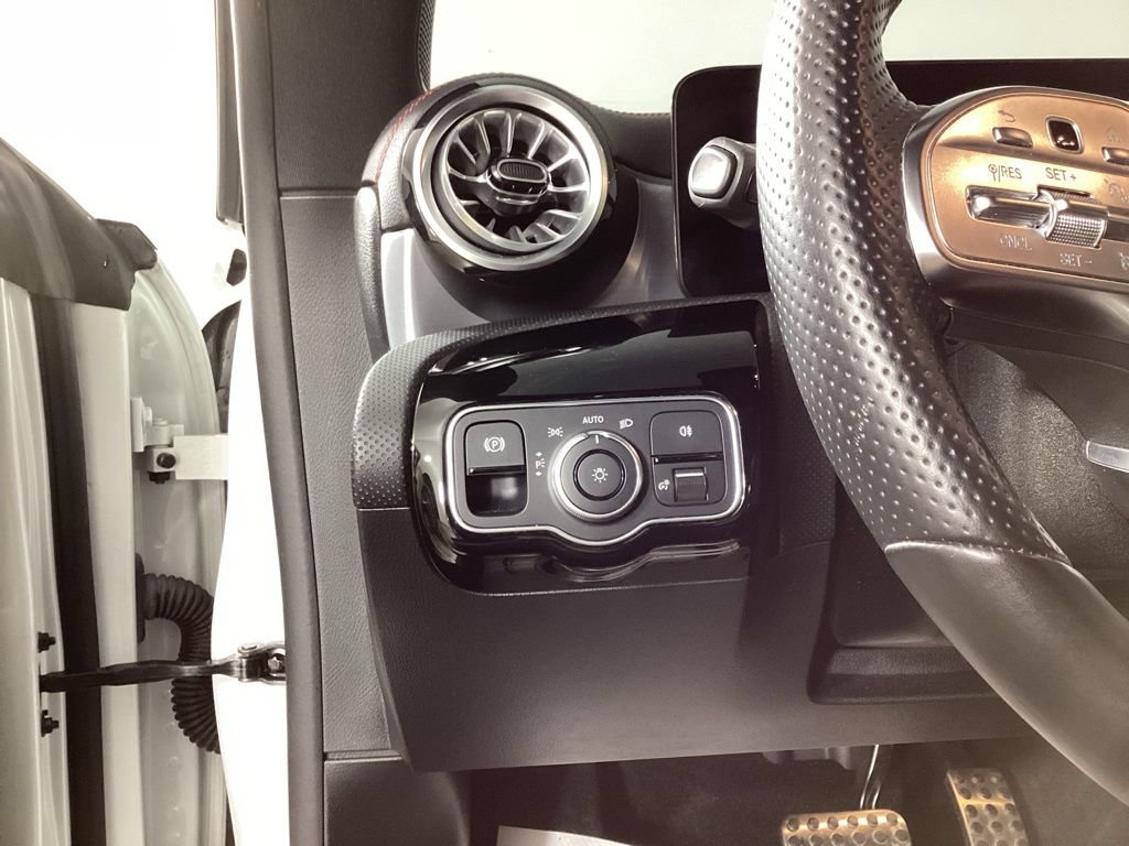 Used 2022 Mercedes-Benz CLA 250 image 12