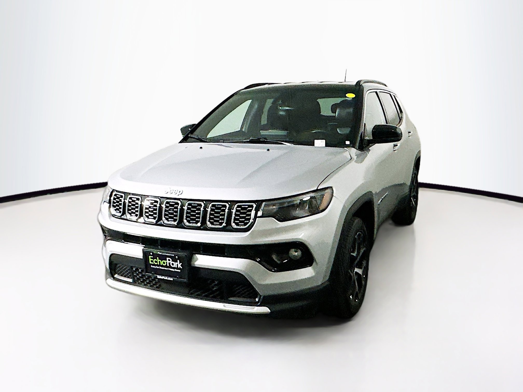 Used 2025 Jeep Compass Limited image 3