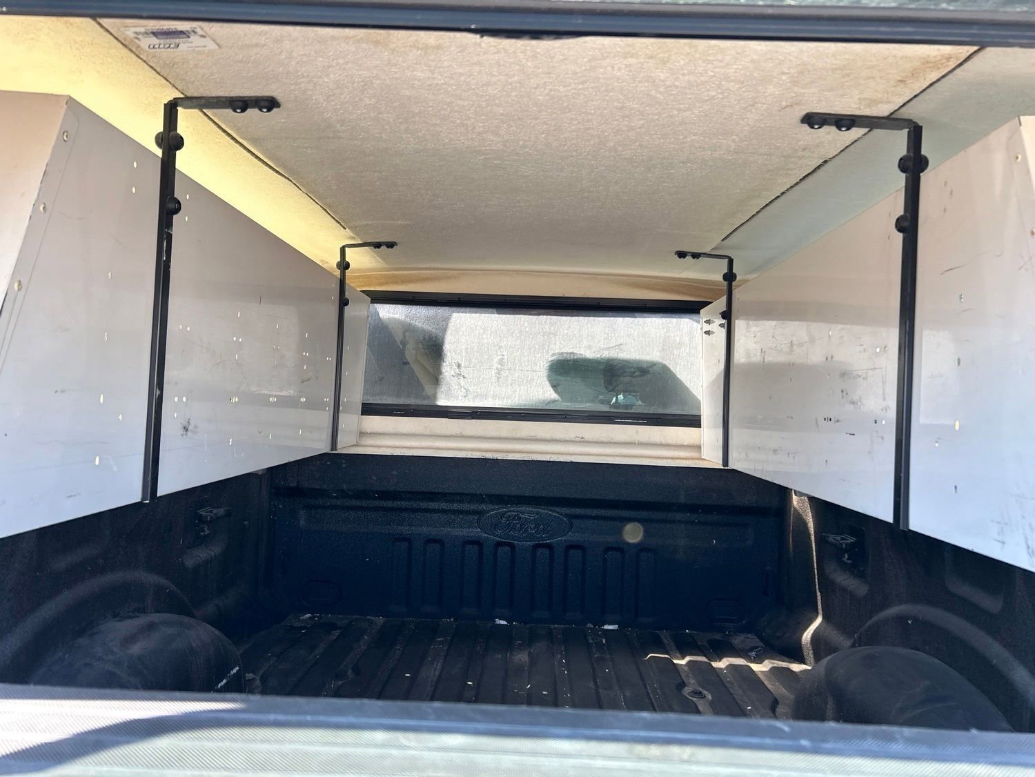 Used 2017 Ford F250 XLT w/ XLT Premium Package AWD/4WD image 10