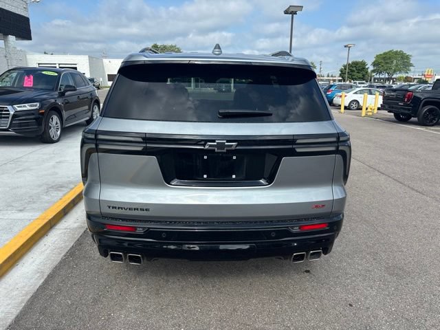 Used 2024 Chevrolet Traverse RS w/ LPO, Floor Liner Package FWD image 8