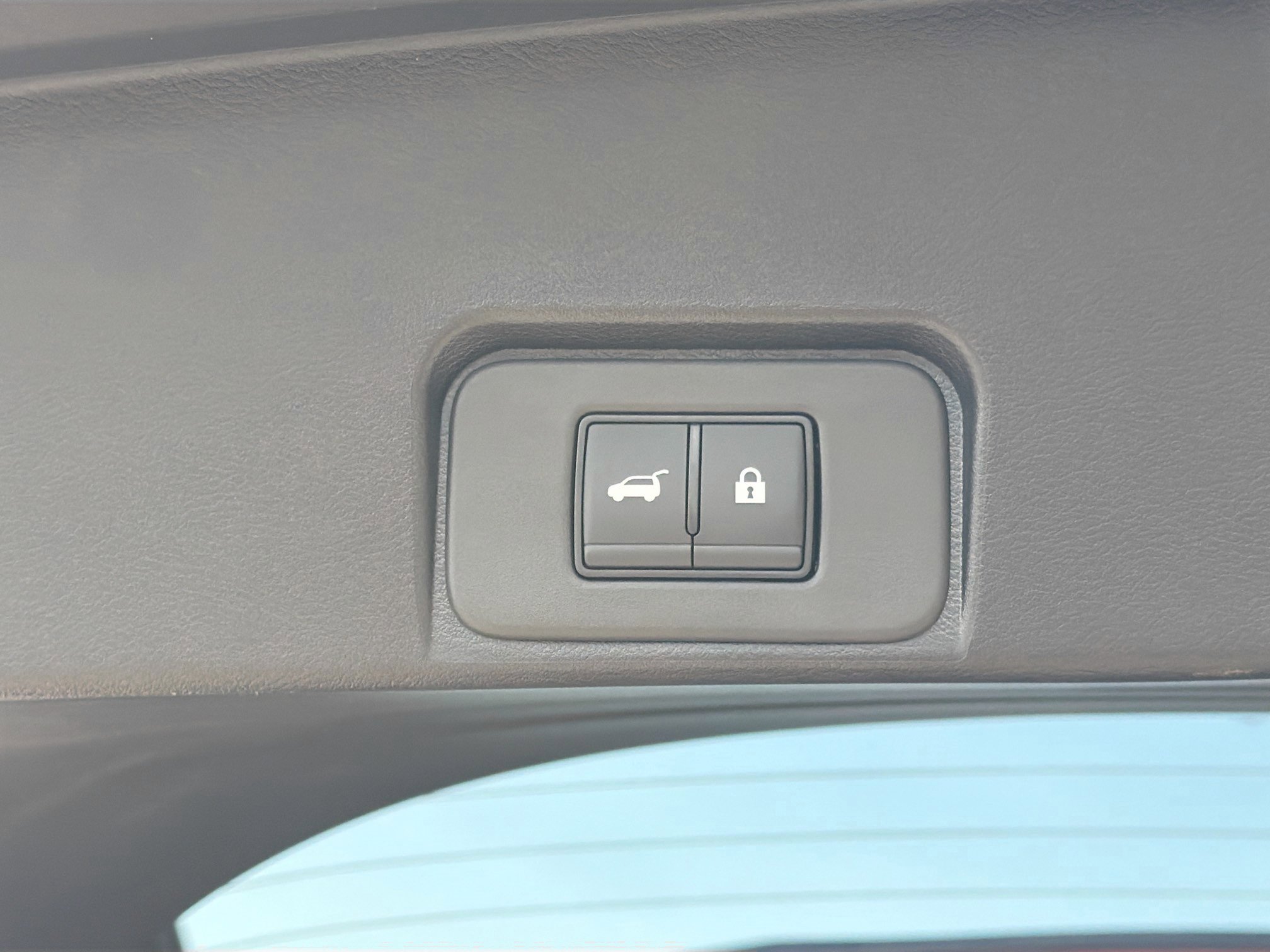 Used 2026 Nissan Rogue SV image 12