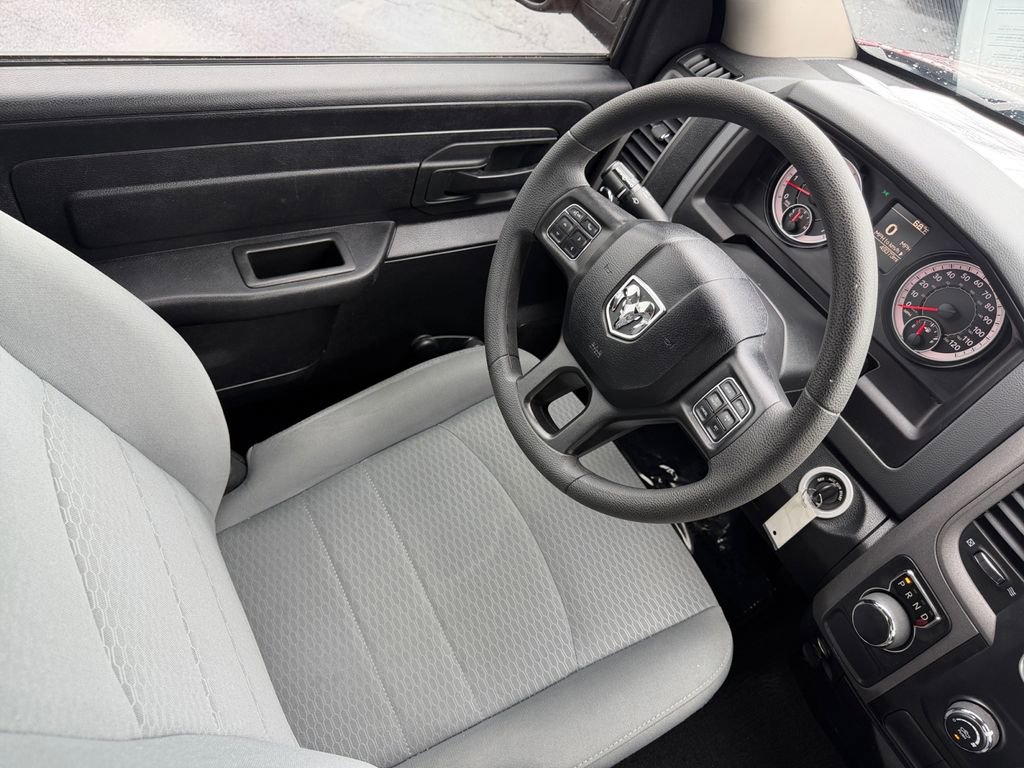 Used 2018 RAM 1500 Express image 24